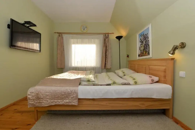 3 Bedrooms Apartment