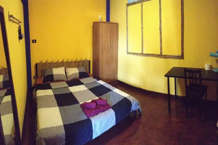 At Home Hostel - Adults Only
