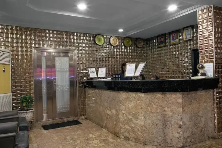 EdisPremier Hotel & Suites