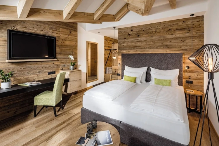 Superior room with balcony