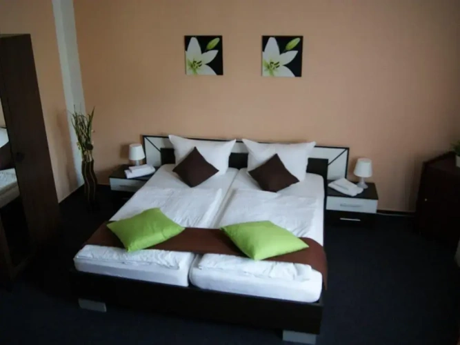 Economy room