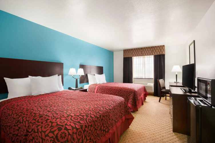 Days Inn & Suites by Wyndham Conroe North