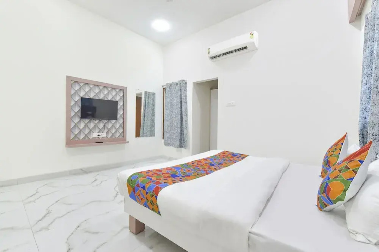 Fabhotel Grand Embassy