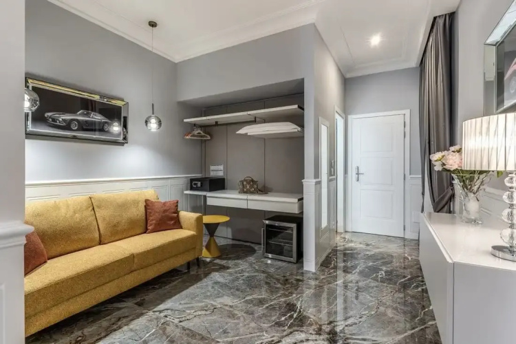 Spanish steps Oasis Suites