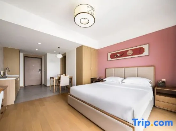 Deluxe Double room with balcony and with lake view