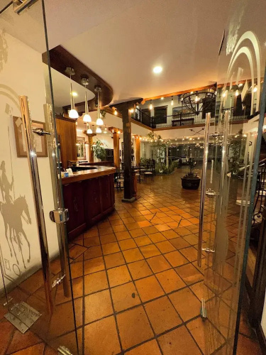 Hotel & Suites El Quijote