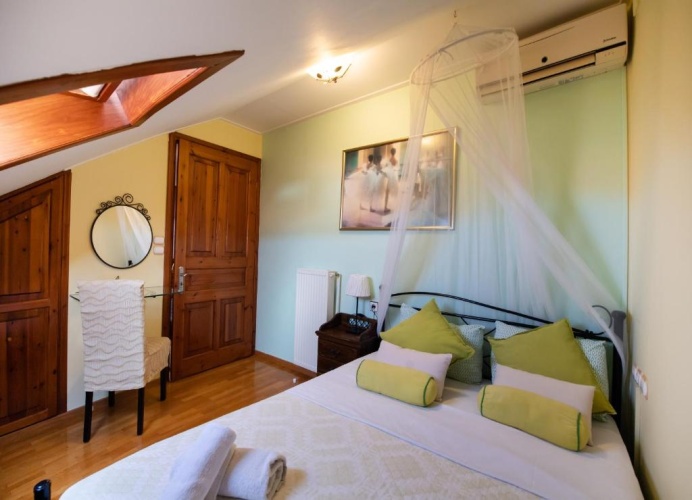 3 Bedrooms Apartment