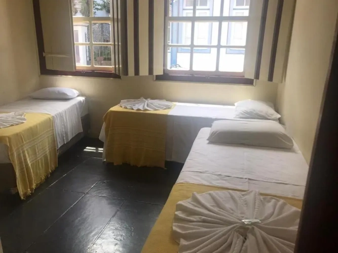 Standard Triple room