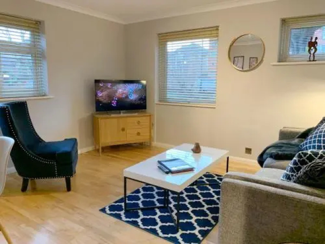 Accommodation Windsor Ltd - Lawrence Court