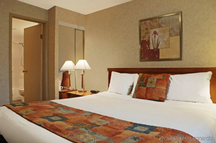 North Vancouver Hotel