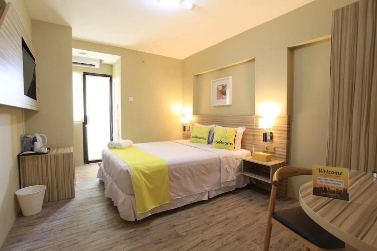 Deluxe Double room with balcony and with city view