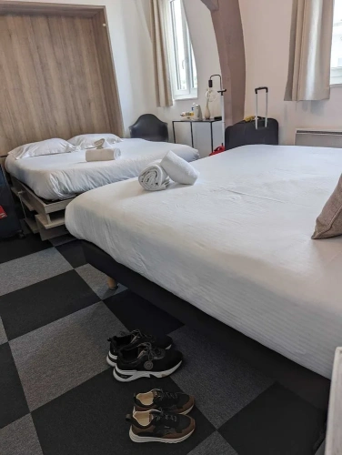 Standard Triple room