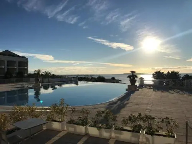 2/3 Pièces, Vue Mer Et Piscine
