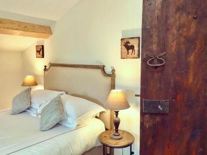 Suite with mountain view