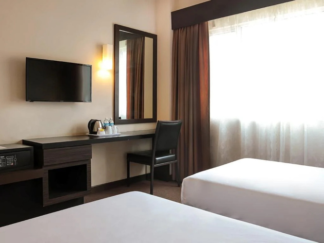Summer View Hotel