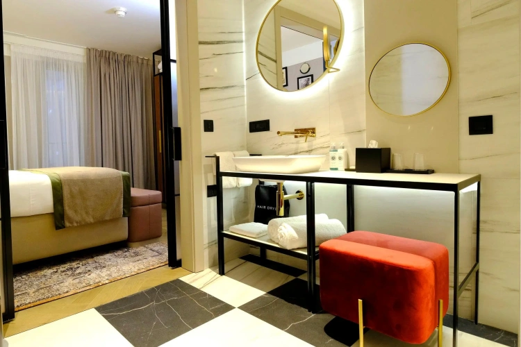 Double Suite