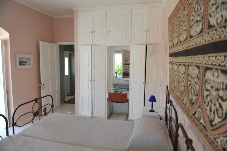 2 Bedrooms Cottage