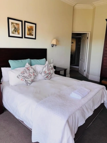 Standard Double room with partial sea view