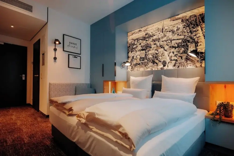 Classic Double room with city view