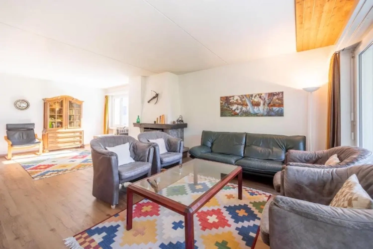 3 Bedrooms Apartment