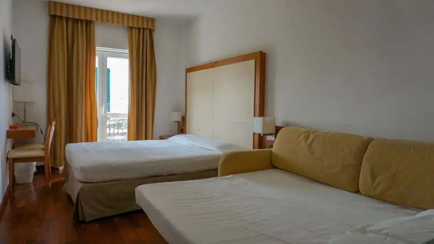 Standard Quadruple room with balcony