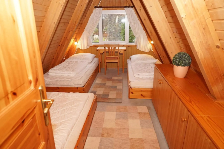 Zeltdachhaus _ grosse Terrasse _ m
