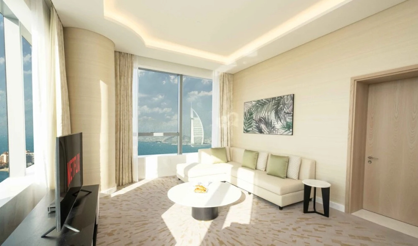 LUX Iconic Views at Palm Tower Suite 4