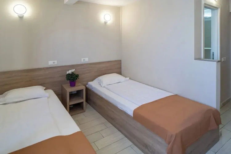 1 Bedroom Economy Twin room