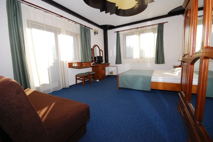 Standard Triple room with balcony