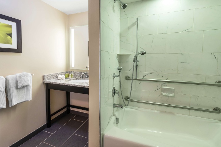 DoubleTree by Hilton Hotel Cape Cod - Hyannis photo 9