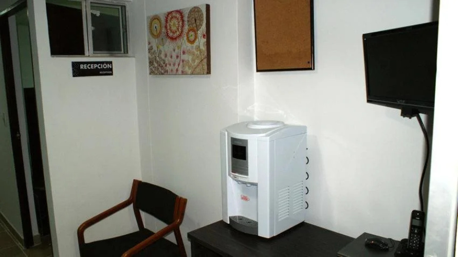 Hostal El Hangar 65