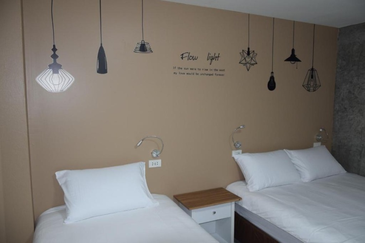Standard Triple room