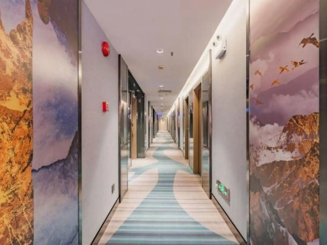 Veee Hotel