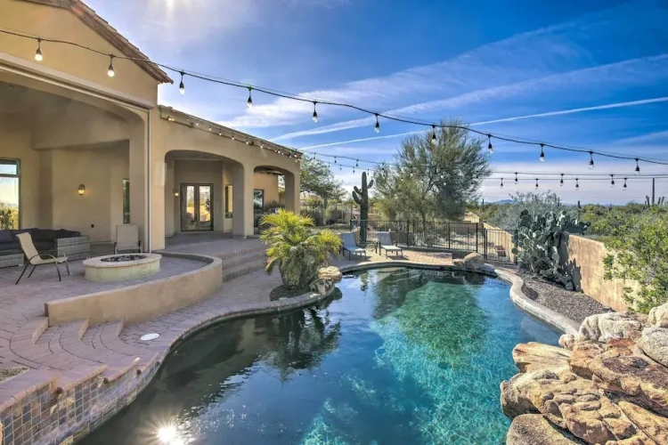 4 Bedrooms Villa