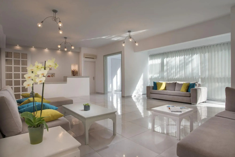 Milos Hotel