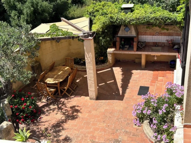 3 Bedrooms Cottage with garden view