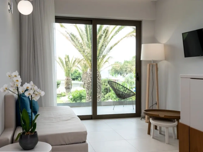 Executive Suite with balcony and with sea view