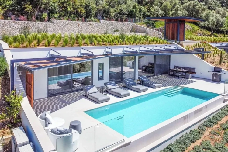 3 Bedrooms Villa