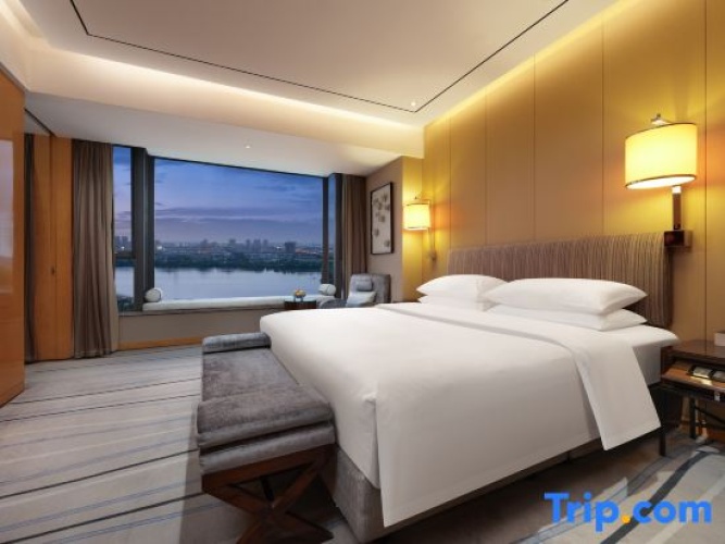 Double Suite with lake view