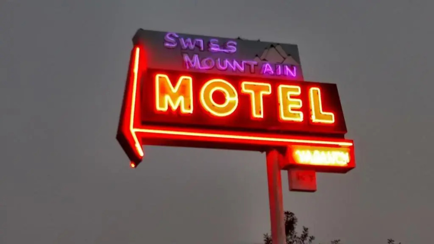 Swiss Mountain Motel