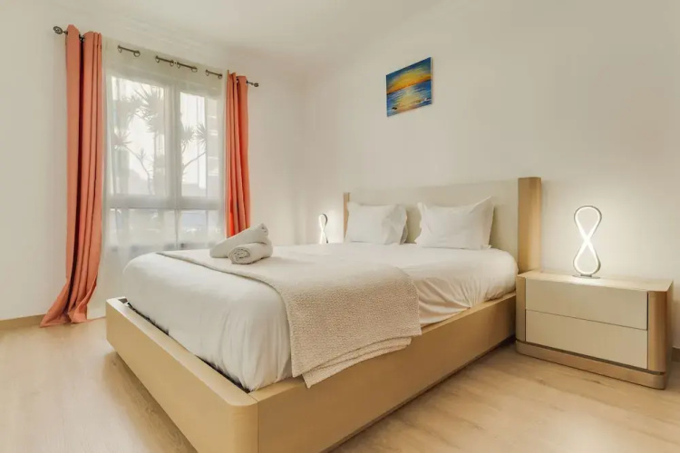Steven Apartment by HRM