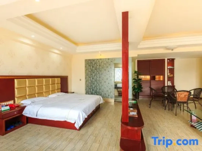 Business Quadruple Suite
