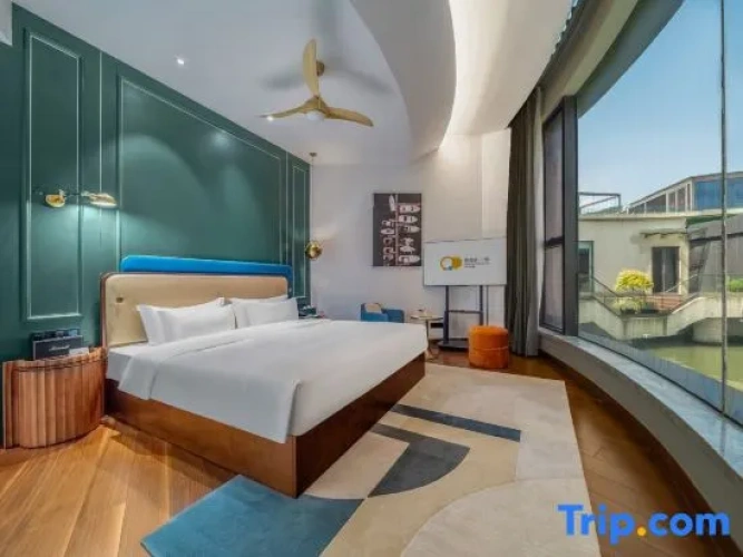 Standard Double room with lake view