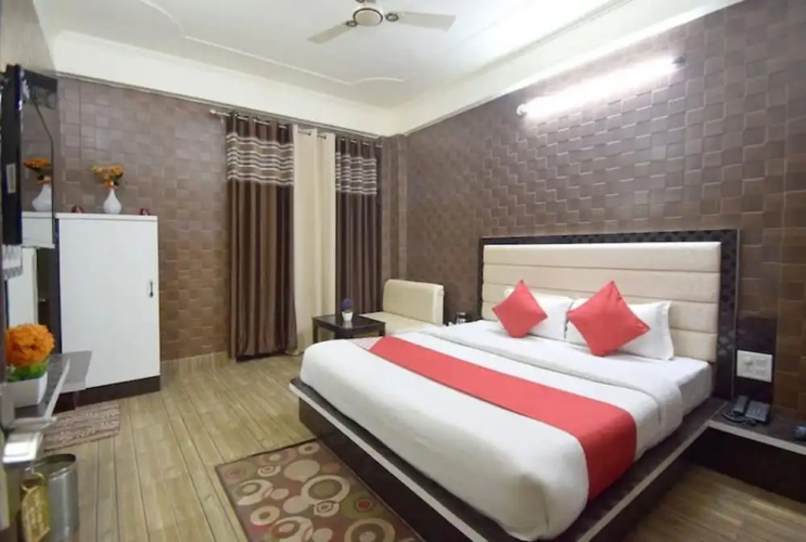 Om Sai Residency by Goroomgo