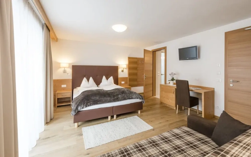 Superior Double room with city view
