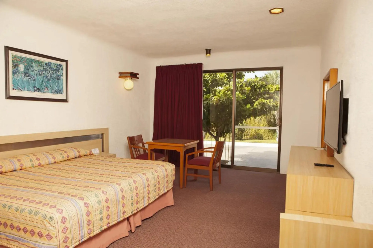 Hotel Paradise Inn