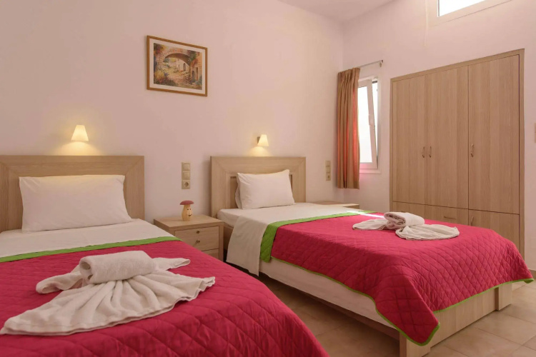 Nikos Hotel