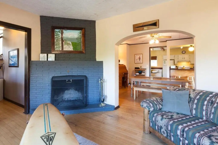 Heartbreak-Rvr/Mt View-4BR/2BA