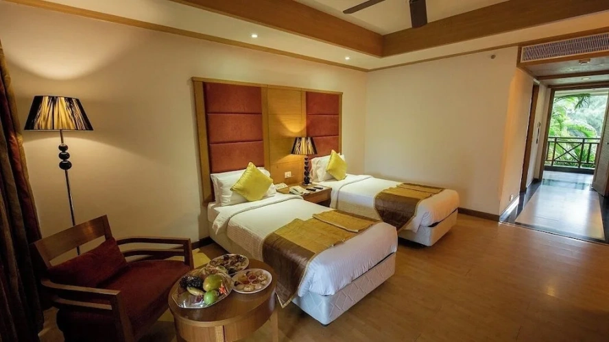 Deluxe Twin room with balcony and with lake view