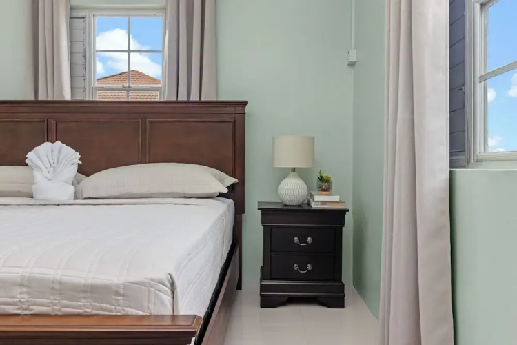 3rd Floor Condo Tower Isle 24hr Security